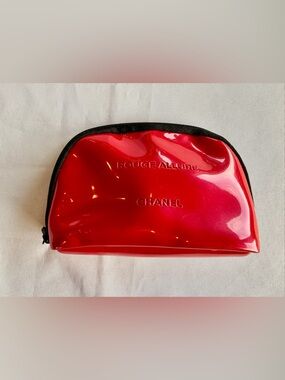 CHANEL Rouge Allure Red Patent Cosmetic Small Pouch with Logo Charm